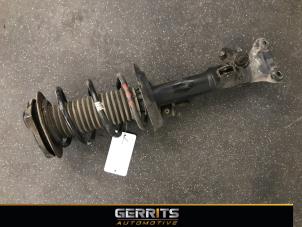 Gebruikte Mac Phersonpoot rechts-voor Mercedes C Estate (S204) 2.2 C-200 CDI 16V BlueEFFICIENCY Prijs € 82,48 Margeregeling aangeboden door Gerrits Automotive BV