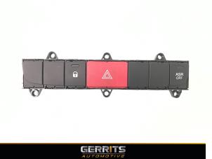 Begagnade Nödbelysningsbrytare Fiat Ducato (250) 2.3 D 130 Multijet Pris € 66,53 Inklusive moms erbjuds av Gerrits Automotive BV