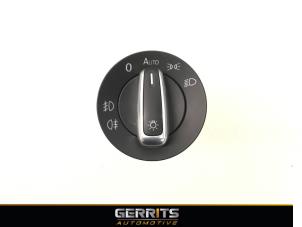 Gebruikte Licht Schakelaar Volkswagen Golf VI (5K1) 1.6 TDI 16V Prijs € 21,98 Margeregeling aangeboden door Gerrits Automotive BV