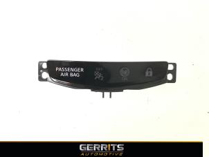 Używane Kontrolka poduszki powietrznej Nissan Qashqai (J11) 1.2 DIG-T 16V Cena € 21,98 Procedura marży oferowane przez Gerrits Automotive BV