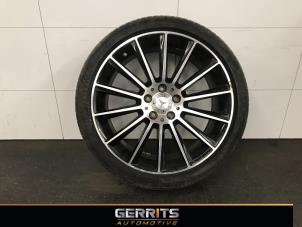 Gebruikte Velg + Band Mercedes C (C205) C-300 2.0 Turbo 16V Prijs € 499,99 Margeregeling aangeboden door Gerrits Automotive BV