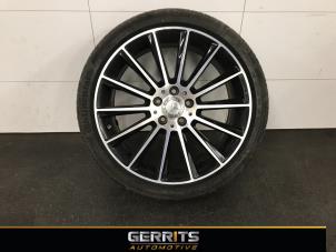 Gebruikte Velg + Band Mercedes C (C205) C-300 2.0 Turbo 16V Prijs € 549,99 Margeregeling aangeboden door Gerrits Automotive BV