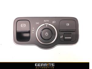 Gebruikte Schakelaar Licht Mercedes A (177.0) 1.3 A-160 Turbo 16V Prijs € 27,48 Margeregeling aangeboden door Gerrits Automotive BV