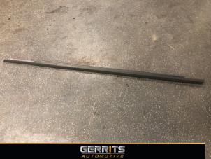 Begagnade Gummi, fönster Mercedes A (177.0) 1.3 A-160 Turbo 16V Pris € 38,48 Marginaltabell erbjuds av Gerrits Automotive BV