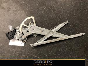 Gebruikte Raammechaniek 4Deurs links-voor Toyota C-HR (X1,X5) 1.2 16V Turbo Prijs € 108,90 Margeregeling aangeboden door Gerrits Automotive BV