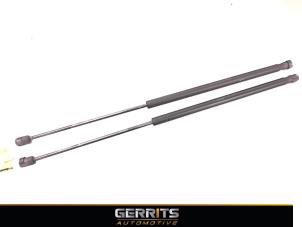 Begagnade Set med gasfjädrar, baklucka Mitsubishi Colt (Z2/Z3) 1.3 16V Pris € 21,98 Marginaltabell erbjuds av Gerrits Automotive BV