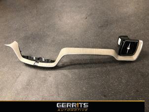 Gebruikte Dashboard sierlijst Volvo XC60 II (UZ) 2.0 T8 16V Recharge, Twin Engine AWD Prijs € 108,90 Margeregeling aangeboden door Gerrits Automotive BV