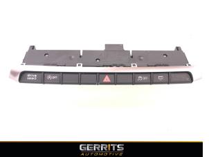 Używane Przelacznik swiatel awaryjnych Audi A3 Sportback (8VA/8VF) 1.5 TFSI 16V Cena € 54,98 Procedura marży oferowane przez Gerrits Automotive BV