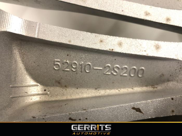 Velg + Band van een Hyundai iX35 (LM) 1.6 GDI 16V 2012