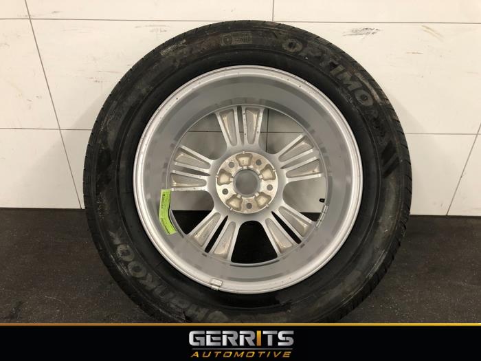 Velg + Band van een Hyundai iX35 (LM) 1.6 GDI 16V 2012