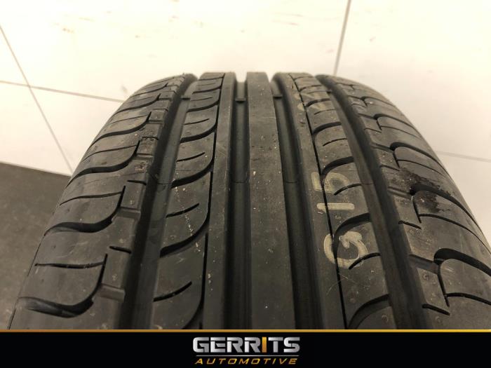 Velg + Band van een Hyundai iX35 (LM) 1.6 GDI 16V 2012