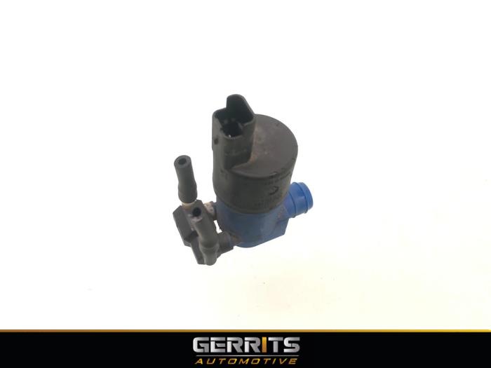 Pump, vindrutespolare från en Renault Captur (2R) 0.9 Energy TCE 12V 2016