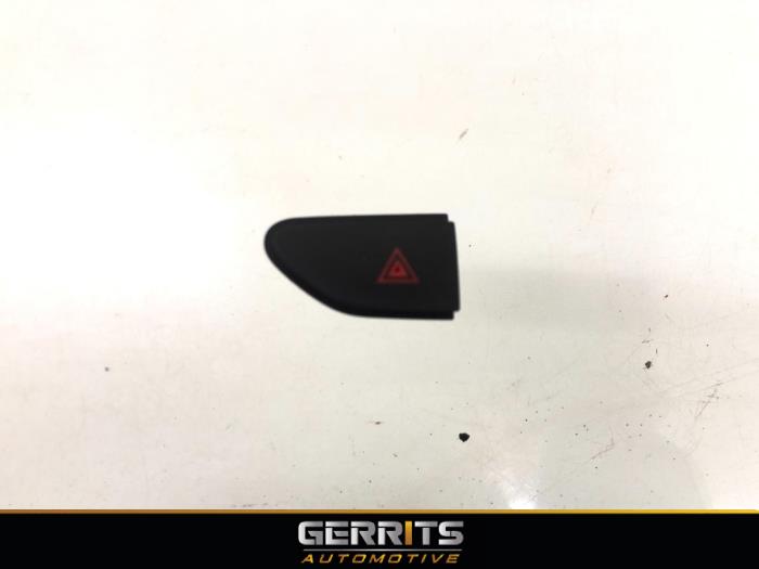 Nödbelysningsbrytare från en Renault Captur (2R) 0.9 Energy TCE 12V 2016