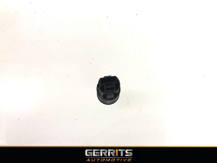 Start/stopp-brytare från en Renault Captur (2R) 0.9 Energy TCE 12V 2016