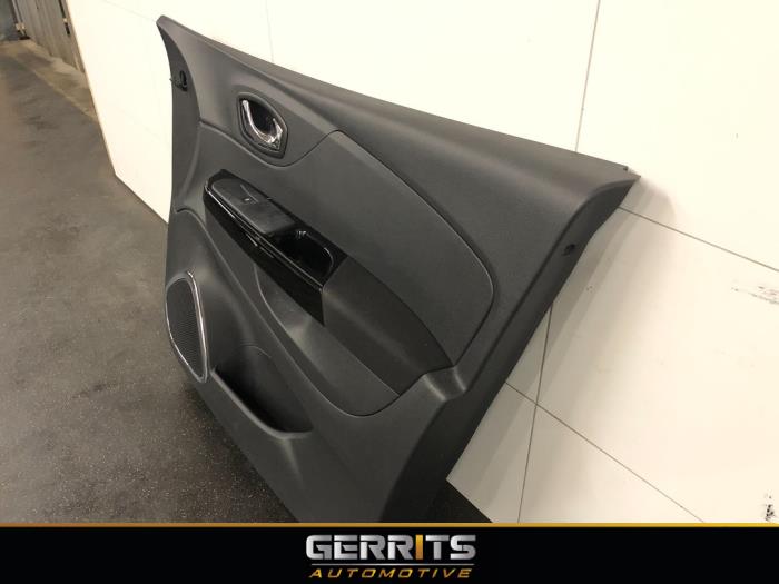 List, framdörr, 4-dörrars, höger från en Renault Captur (2R) 0.9 Energy TCE 12V 2016