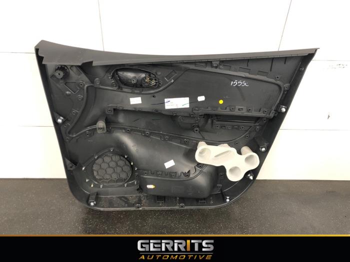 List, framdörr, 4-dörrars, vänster från en Renault Captur (2R) 0.9 Energy TCE 12V 2016