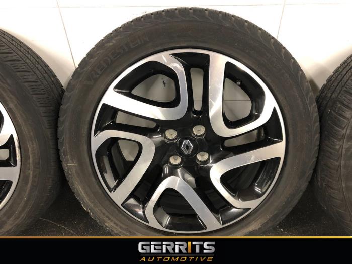Hjuluppsättning + däck från en Renault Captur (2R) 0.9 Energy TCE 12V 2016