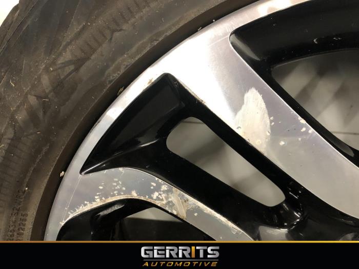 Hjuluppsättning + däck från en Renault Captur (2R) 0.9 Energy TCE 12V 2016