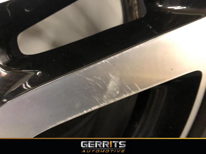 Hjuluppsättning + däck från en Renault Captur (2R) 0.9 Energy TCE 12V 2016