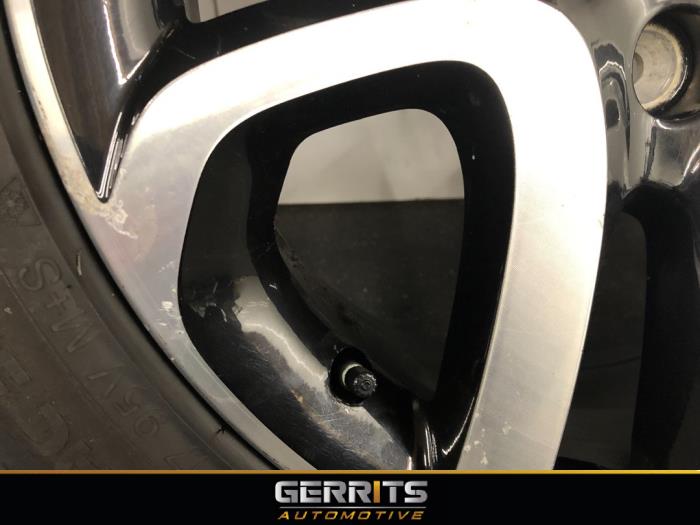 Hjuluppsättning + däck från en Renault Captur (2R) 0.9 Energy TCE 12V 2016