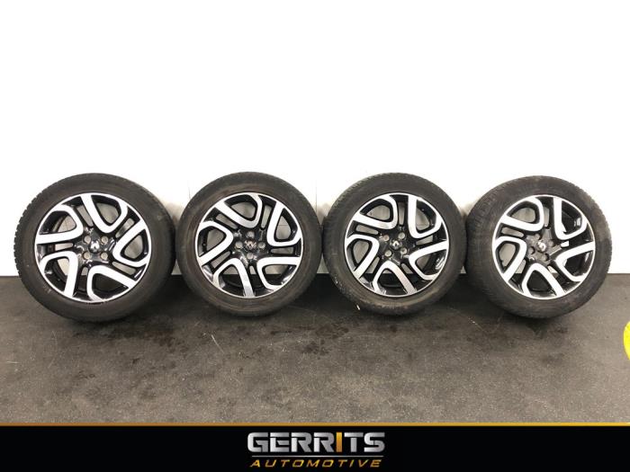 Hjuluppsättning + däck från en Renault Captur (2R) 0.9 Energy TCE 12V 2016