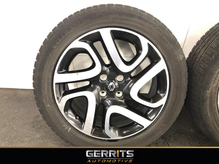 Hjuluppsättning + däck från en Renault Captur (2R) 0.9 Energy TCE 12V 2016