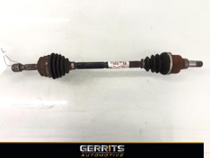 Begagnade Drivaxel, vänster fram Peugeot 208 I (CA/CC/CK/CL) 1.2 Vti 12V PureTech 82 Pris € 34,99 Marginaltabell erbjuds av Gerrits Automotive BV