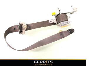 Używane Pas bezpieczenstwa lewy przód Daihatsu Cuore (L251/271/276) 1.0 12V DVVT Cena € 29,99 Procedura marży oferowane przez Gerrits Automotive BV