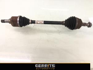 Gebruikte Steekas links-voor Opel Corsa F (UB/UH/UP) 1.2 Turbo 12V 100 Prijs € 164,98 Margeregeling aangeboden door Gerrits Automotive BV