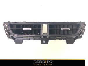 Begagnade Luftmunstycke, instrumentbräda Toyota Corolla Cross 2.0 VVT-i 16V Hybrid 200 Pris € 74,99 Marginaltabell erbjuds av Gerrits Automotive BV