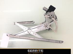 Używane Mechanizm szyby prawej przedniej wersja 4-drzwiowa Toyota Corolla Cross 2.0 VVT-i 16V Hybrid 200 Cena € 99,99 Procedura marży oferowane przez Gerrits Automotive BV