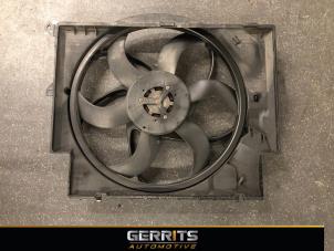 Używane Wentylator BMW 1 serie (E81) 123d 16V . Cena € 63,99 Procedura marży oferowane przez Gerrits Automotive BV