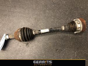 Gebruikte Aandrijfas links-voor Volkswagen Polo V (6R) 1.2 TSI Prijs € 39,99 Margeregeling aangeboden door Gerrits Automotive BV