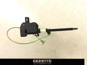 Begagnade Tanklåsmotor Volvo S60 II (FS) 2.4 D5 20V Pris € 19,99 Marginaltabell erbjuds av Gerrits Automotive BV