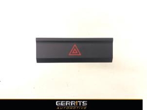 Begagnade Nödbelysningsbrytare Volkswagen T-Roc I 1.5 TSI Evo BMT 16V Pris € 19,99 Marginaltabell erbjuds av Gerrits Automotive BV