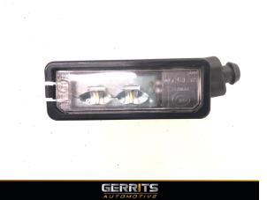 Begagnade Nummerskyltbelysning Volkswagen T-Roc I 1.5 TSI Evo BMT 16V Pris € 19,99 Marginaltabell erbjuds av Gerrits Automotive BV