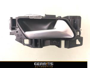 Begagnade Dörrhandtag, 4-dörrars, höger fram DS Automobiles DS 7 Crossback 1.6 16V PureTech 180 Pris € 49,99 Marginaltabell erbjuds av Gerrits Automotive BV