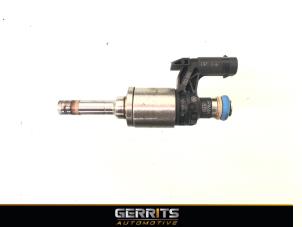 Gebruikte Injector (benzine injectie) Skoda Fabia III Combi (NJ5) 1.2 TSI 16V Greentech Prijs € 29,99 Margeregeling aangeboden door Gerrits Automotive BV