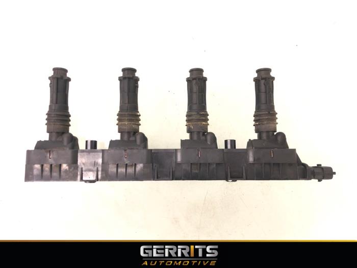 Bobine van een Opel Corsa D 1.2 16V 2007