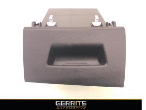 Begagnade Handskfack BMW 1 serie (F20) 120i 1.6 16V Pris € 49,99 Marginaltabell erbjuds av Gerrits Automotive BV