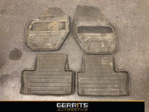 Gebruikte Matten Set Volvo XC60 I (DZ) 2.0 D4 16V Prijs € 39,99 Margeregeling aangeboden door Gerrits Automotive BV