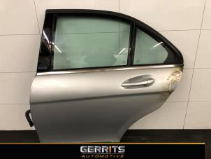 Begagnade Bakdörr, 4-dörrars, vänster Mercedes C (W204) 1.8 C-180 CGI 16V Pris € 99,99 Marginaltabell erbjuds av Gerrits Automotive BV