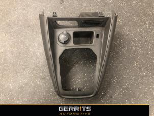 Begagnade Mittkonsol Ford Transit Courier 1.5 TDCi 75 Pris € 49,99 Marginaltabell erbjuds av Gerrits Automotive BV