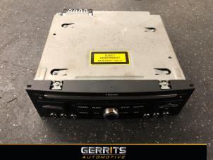 Begagnade CD-spelare med radio Peugeot 5008 I (0A/0E) 1.6 THP 16V Pris € 249,99 Marginaltabell erbjuds av Gerrits Automotive BV