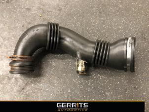 Gebruikte Aanzuigslang Lucht Peugeot 3008 I (0U/HU) 1.6 HDiF 16V Prijs € 24,99 Margeregeling aangeboden door Gerrits Automotive BV