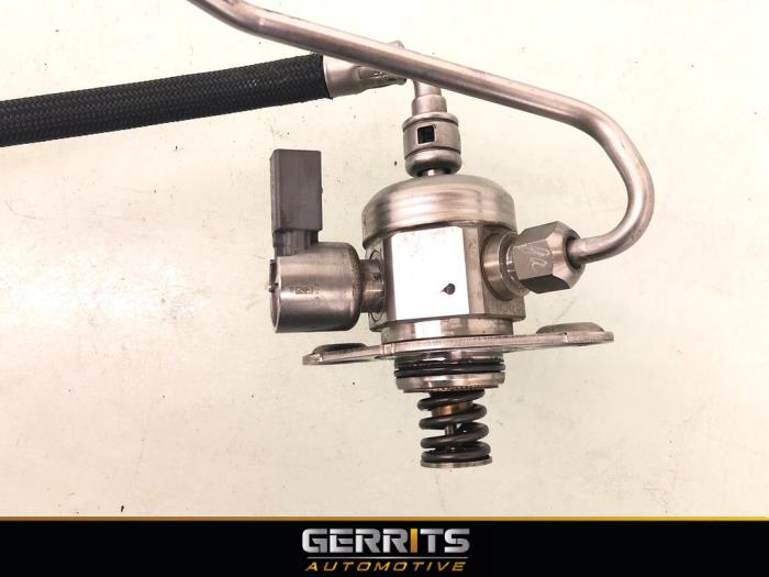 Högtryckspump från en BMW 1 serie (F20) 120i 1.6 16V 2013