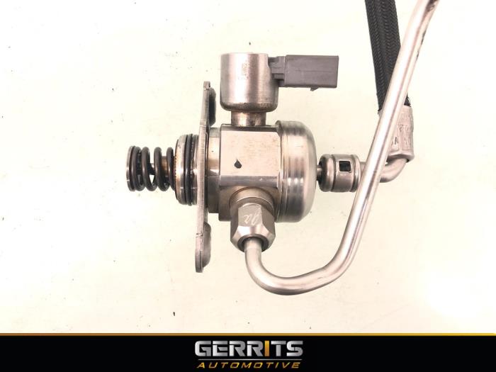 Högtryckspump från en BMW 1 serie (F20) 120i 1.6 16V 2013