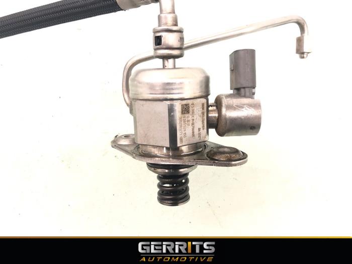 Högtryckspump från en BMW 1 serie (F20) 120i 1.6 16V 2013