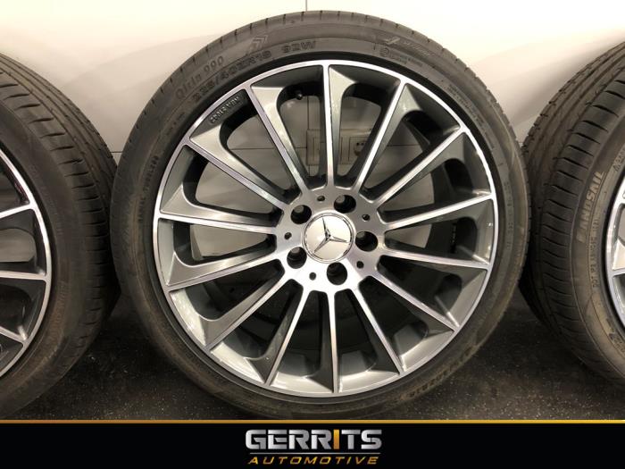 Hjuluppsättning + däck från en Mercedes-Benz C (W204) 3.0 C-280 V6 24V 2007