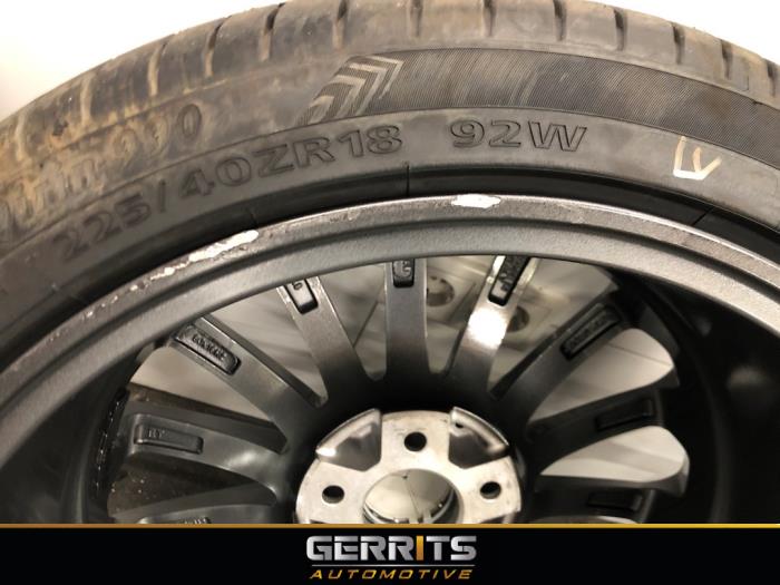 Hjuluppsättning + däck från en Mercedes-Benz C (W204) 3.0 C-280 V6 24V 2007